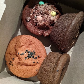 Oishiii Sweets - Mochi muffins - Desserts Near Me - Toronto, Ontario Oishiii Sweets - Mochi muffins - Desserts Near Me - Toronto, Ontario