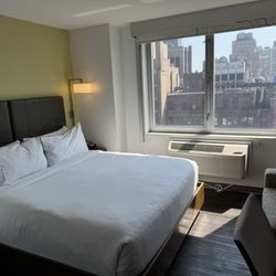 Element New York Times Square West - The room