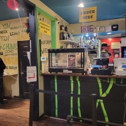 The Jerk Pit - Counter, ordering area