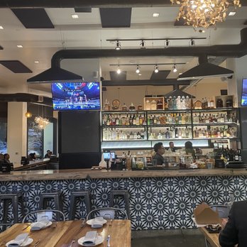 Limón - Bar Area - Peruvian Near Me - Oakland, California