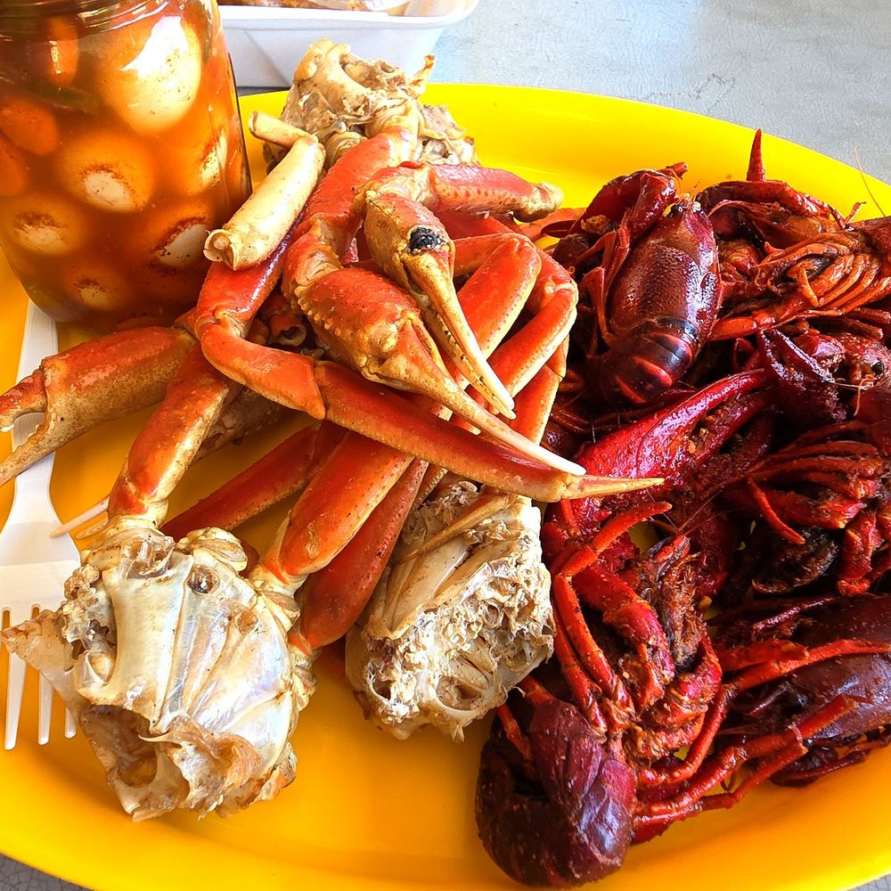 Crawdaddy's Boil-n-Go - 2lbs Snow Crab, 1lb crawfish - Cajun/Creole Near Me - Lufkin, Texas Crawdaddy's Boil-n-Go - 2lbs Snow Crab, 1lb crawfish - Cajun/Creole Near Me - Lufkin, Texas