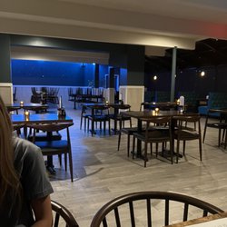 Manta Steak & Seafood Sushi Bar - Sitting area