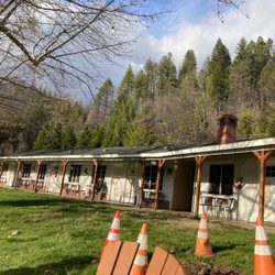Klamath River Resort Inn - Back of motel