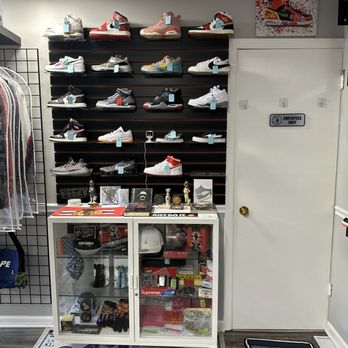 Station 1 Eleven - Kids Shoes - Shoe Stores Near Me - Island Lake, Illinois Station 1 Eleven - Kids Shoes - Shoe Stores Near Me - Island Lake, Illinois