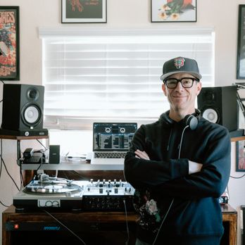 DJ Von Woo - in my studio - DJs Near Me - Petaluma, California DJ Von Woo - in my studio - DJs Near Me - Petaluma, California