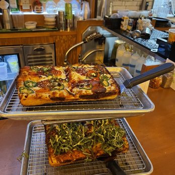 COMO's Restaurant - Top: Joshua J (Small), Bottom: Jessy's Girl (Small) - Pizza Near Me - Ferndale, Michigan