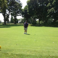 Crab Meadow Golf Course - Nice putt.