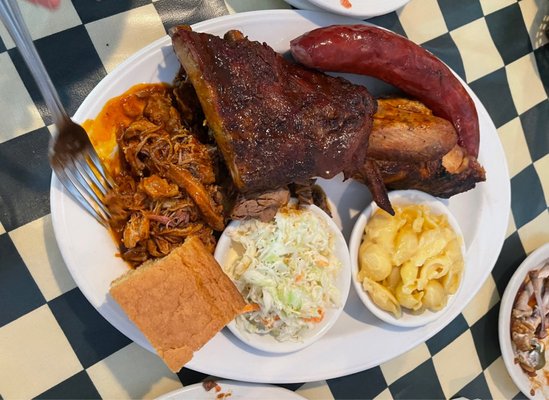 Barnstormer Barbeque by null