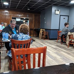 Pho Bar & Grill - Dining room