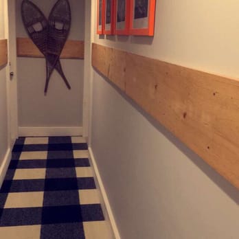 Field Guide Lodge - Hallway - Hotels Near Me - Stowe, Vermont Field Guide Lodge - Hallway - Hotels Near Me - Stowe, Vermont