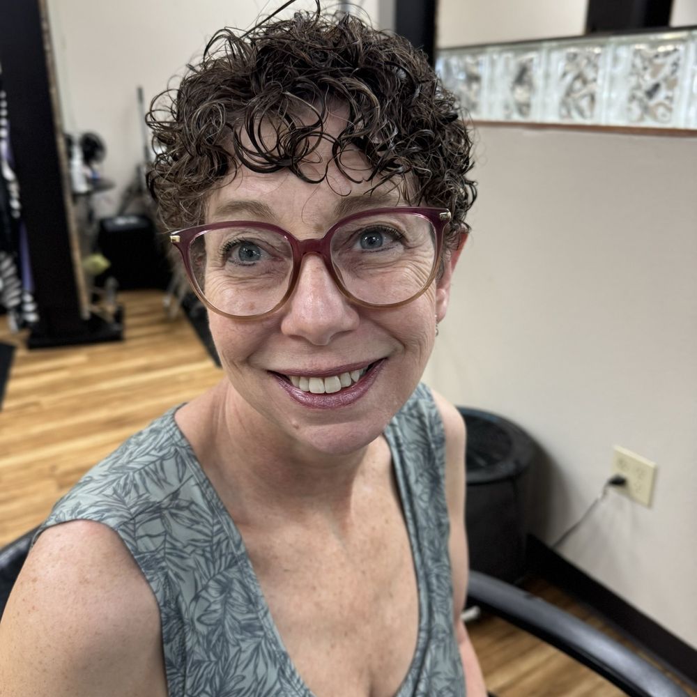Tangles Salon & Spa - Hair Salons Near Me - Thornton, Colorado