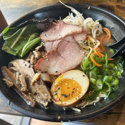 Yummy Express - Tonkotsu ramen with pork