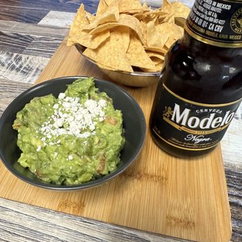 Tacos Madre - Guacamole and chips - Mexican Near Me - Costa Mesa, California Tacos Madre - Guacamole and chips - Mexican Near Me - Costa Mesa, California
