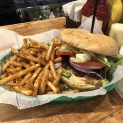 Biggs Bar & Grill - 1/3 pound Island burger