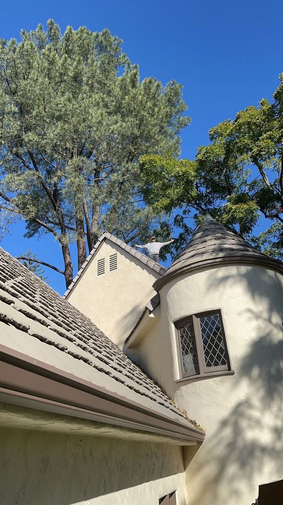 Slide of Ricks Raingutter Service