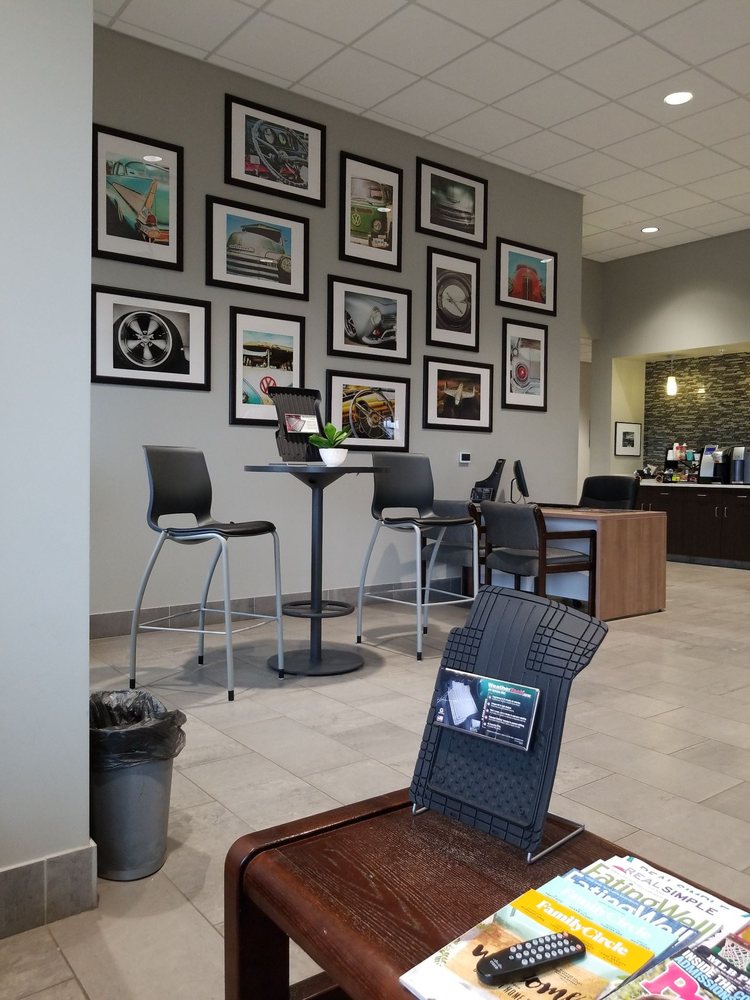 HALL AUTOMOTIVE Updated August 2024 704 Bluemound Rd, Waukesha, Wisconsin Body Shops