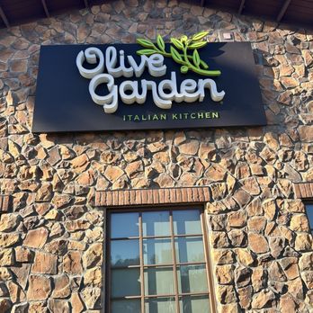 Olive Garden Italian Restaurant - Italian Near Me - Carson, California