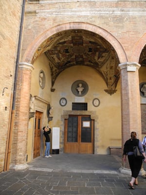 Palazzo Chigi Saracini by null