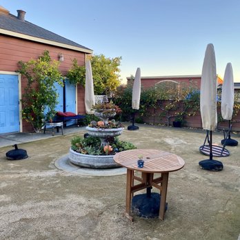 Harvest Moon Winery - Back patio tasting area - Wineries Near Me - Santa Rosa, California Harvest Moon Winery - Back patio tasting area - Wineries Near Me - Santa Rosa, California