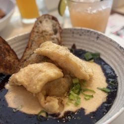 Sally’s - Fish and Grits