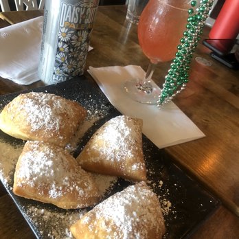 Nola Bar & Kitchen - Beignets daisy cutter and windy city - Cocktail Bars Near Me - Chicago, Illinois Nola Bar & Kitchen - Beignets daisy cutter and windy city - Cocktail Bars Near Me - Chicago, Illinois