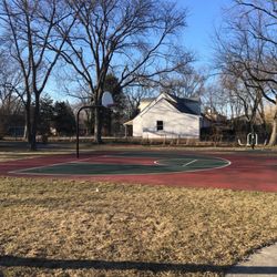 Greenview park - Basketball half court