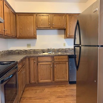Heather Downs Apartments - Remodeled Kitchen - Apartments Near Me - Madison, Wisconsin Heather Downs Apartments - Remodeled Kitchen - Apartments Near Me - Madison, Wisconsin