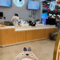 Shokku Bakery - Check out and cofffee order area