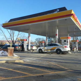 Shell - Pumps area - Gas Stations Near Me - Schaumburg, Illinois