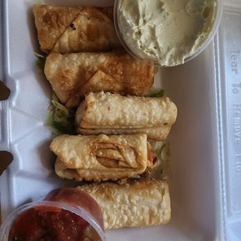 La Pinata - Mini chimis with jalapeño cream cheese and salsa to dip. - Mexican Near Me - Phoenix, Arizona