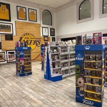 EddieWorld - Lakers fans - Service Stations Near Me - Yermo, California