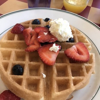 Maxie's - Waffle & Strawberries - Breakfast & Brunch Near Me - Las Vegas, Nevada