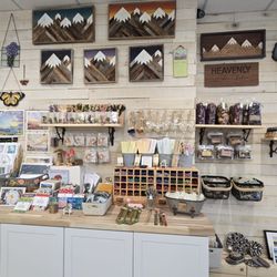 L A K E Gift Shop - Keepsakes/Gifts