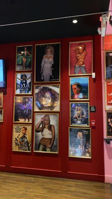 Roscoe’s Bar & Burgers by null