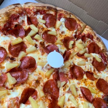 Papa Pizza Pie - Pepperoni and pineapple - Pizza Near Me - Fullerton, California Papa Pizza Pie - Pepperoni and pineapple - Pizza Near Me - Fullerton, California