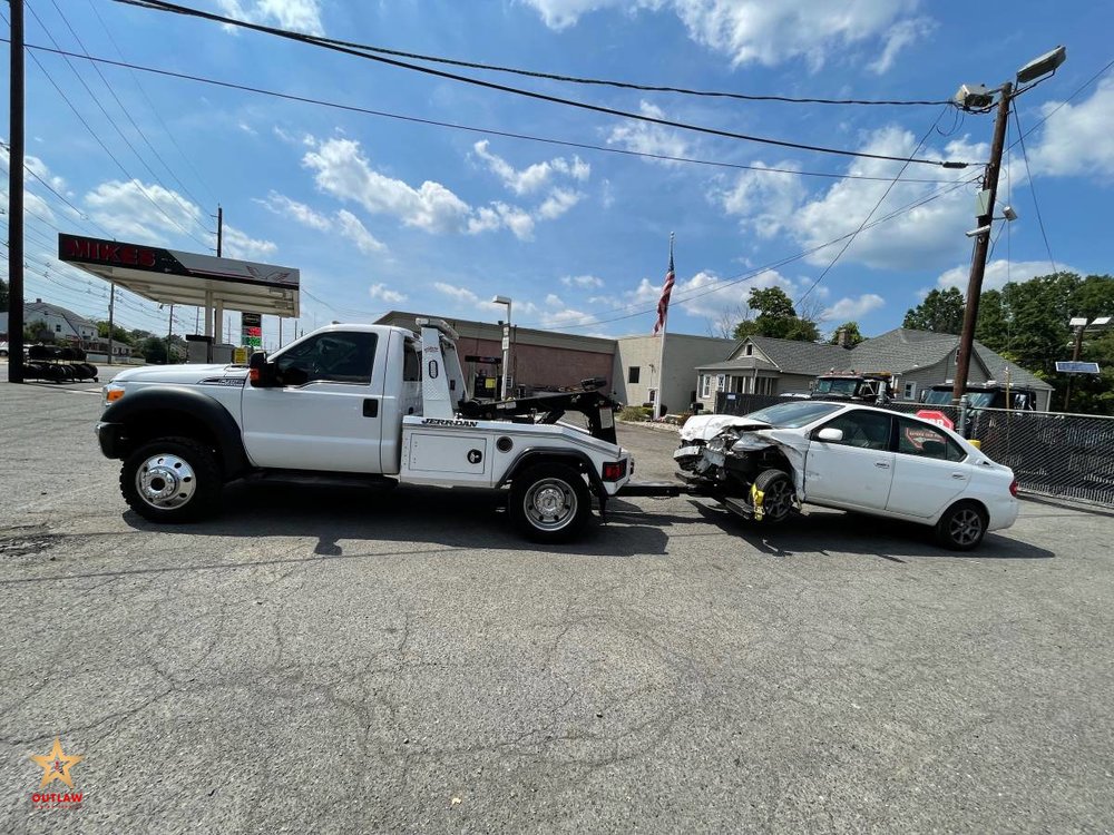 OUTLAW TOWING SERVICE 7450 Jefferson Hwy, Baton Rouge, Louisiana