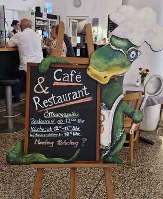 Augsburger Puppenkiste by null