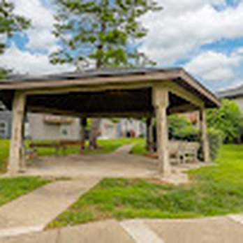 Crossing at Northpointe - Apartments Near Me - Florissant, Missouri