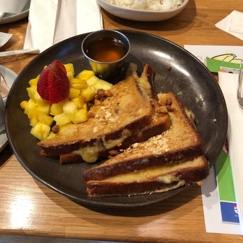 Mahi’ai Table - Vanilla Custard French Toast Plate - Cocktail Bars Near Me - Kapolei, Hawaii Mahi’ai Table - Vanilla Custard French Toast Plate - Cocktail Bars Near Me - Kapolei, Hawaii