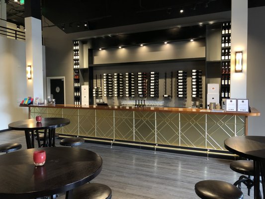 Nine Hats Wines by null