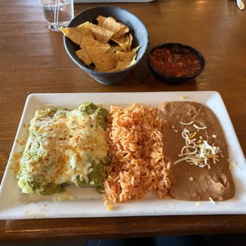 Mojave Cantina - Lunch Enchiladas - Tex-Mex Near Me - Clawson, Michigan