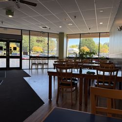 Nori Sushi and Teriyaki - Dining area