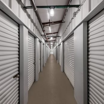 StorQuest Self Storage - Self Storage Near Me - Shirley, New York