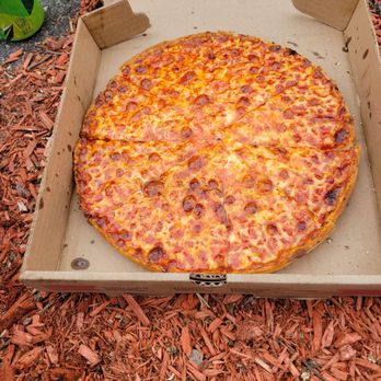 Lynwood Cafe - Pizza Near Me - Randolph, Massachusetts
