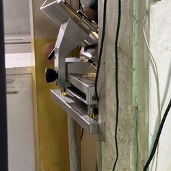 Young's Sub Shop - Not sanitary.