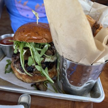 Beardslee Public House - Waygu mushroom burger and fries - Breweries Near Me - Bothell, Washington