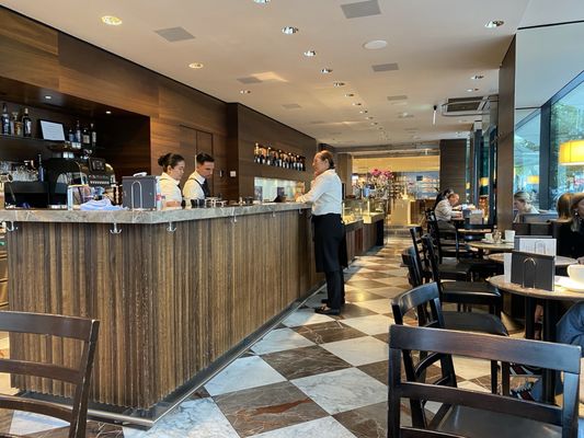 Confiserie Sprüngli | Café-Bar by null