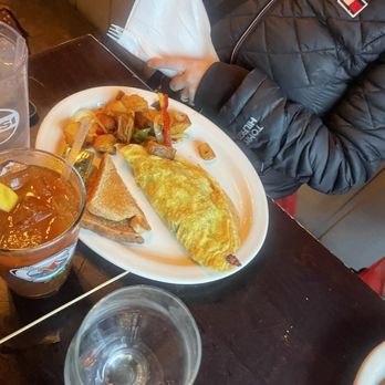 English Ivy's - Omelet - American Near Me - Indianapolis, Indiana