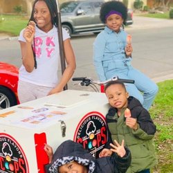 Scoops Ice Cream - Kids enjoying the Ice Cream Bar menu