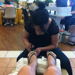 Lisa Nails - Getting my toes done